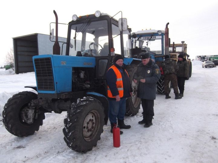 В Чистопольском районе в преддверии начала весенних полевых работ начался техосмотр тракторов и самоходных машин 