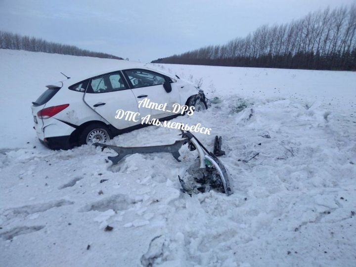 На границе Чистопольского района внедорожник съехал в кювет 