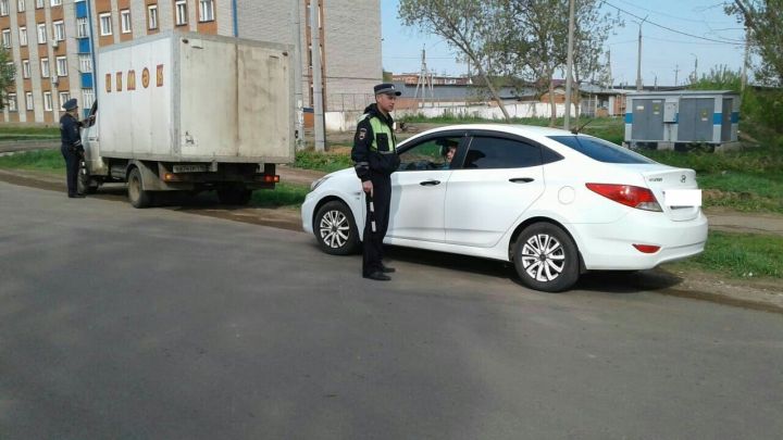 Родители не побеспокоились о безопасной перевозке своих детей. На чистопольской улице проходило профилактическое мероприятие «Тоннель»