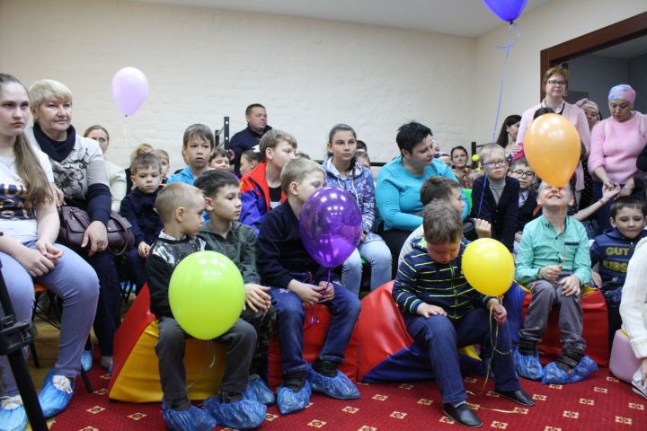В день защиты детей юные чистопольцы получили подарок  - открылся спортивно-оздоровительный центр   (фоторепортаж)