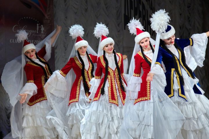 В Чистополь приедут «деревенские» танцоры
