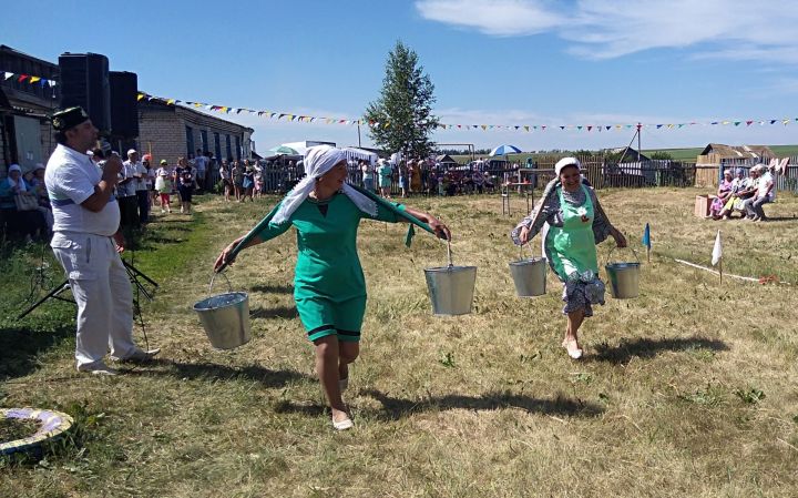 Сотни уроженцев Чистопольского села собрались на веселый и душевный праздник (фоторепортаж)