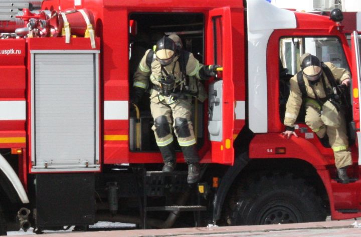 В Татарстане из торгового центра экстренно эвакуировано 83 человека