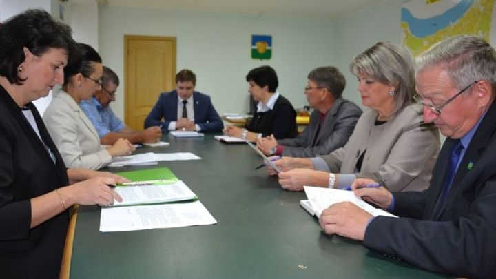 В Чистополе состоялось заседание Комиссии по соблюдению требований к служебному поведению муниципальных служащих
