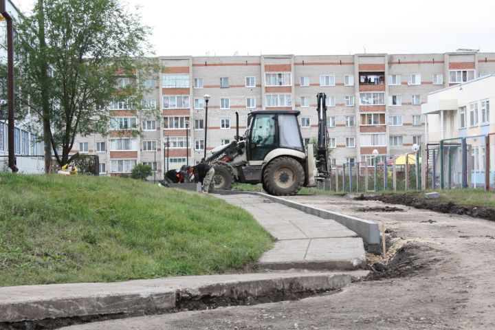 В Госдуме предложили запретить ремонт дорог днем