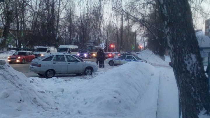 Утренний «Тоннель» в Чистополе: водитель не позаботился о безопасности ребенка
