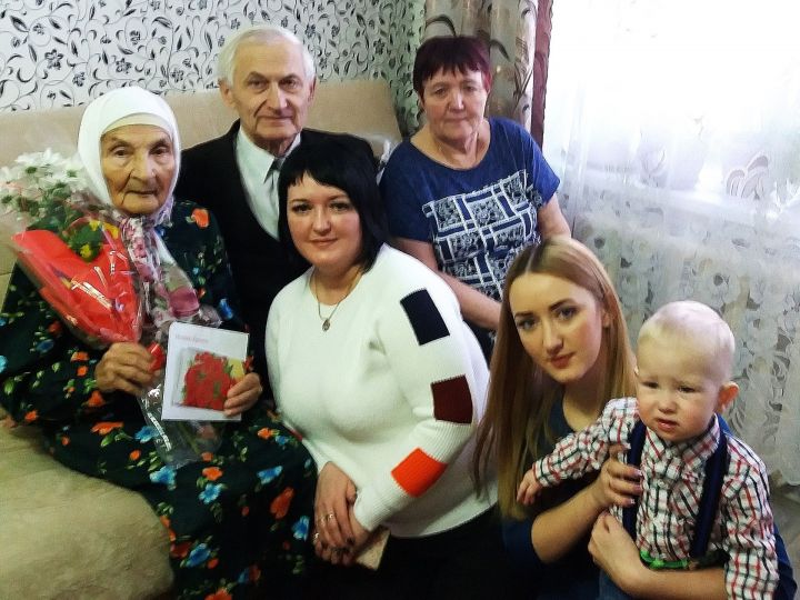 Ветеран  труда, жительница Чистополя Халида Замалетдинова отметила 90 летие