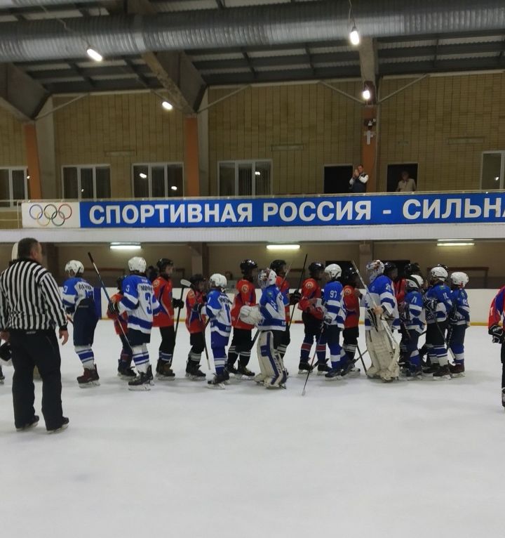 Нелегкие испытания для хоккеистов: как завершилась встреча для чистопольских спортсменов