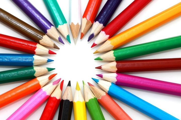 Выберите цвет карандаша и узнайте, что вас сейчас беспокоит