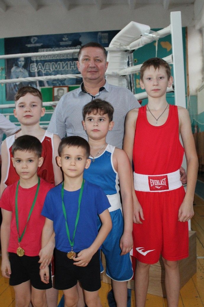 Юные боксеры из Чистополя завоевали 19 медалей!