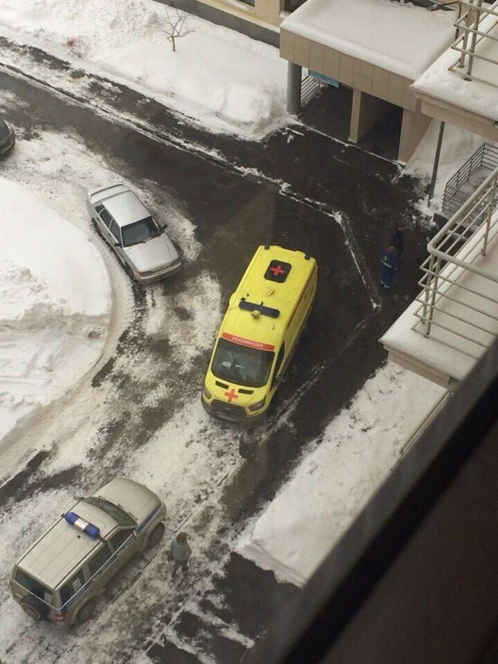 В Татарстане  девушка упала из окна 12-го этажа
