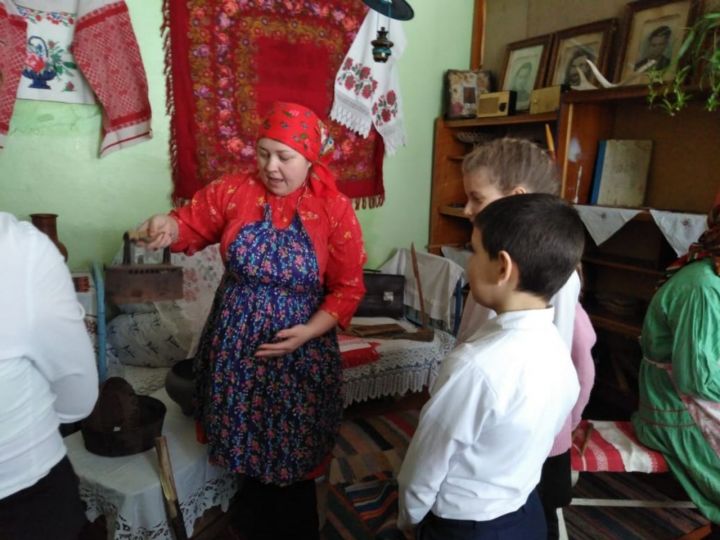 Картины милой старины: выставка о культуре и быте кряшенского народа в чистопольском селе
