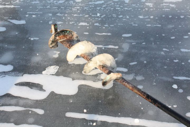 На Каме с оторвавшейся льдины спасли  рыбаков…и оштрафовали