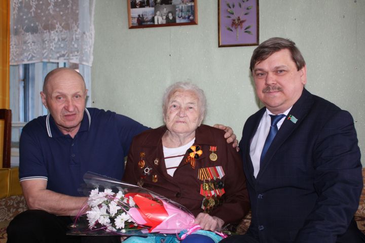 Участница Великой Отечественной войны Нина Маркина отметила 95-летие