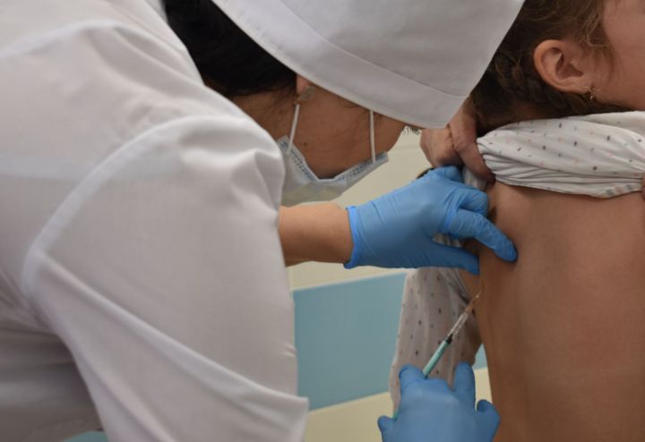 Министерство просвещения предлагает ввести ограничения для детей без прививок