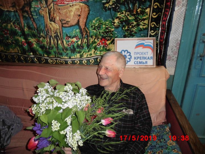 Работники культуры Чистопольского района поздравили 80-летнего юбиляра