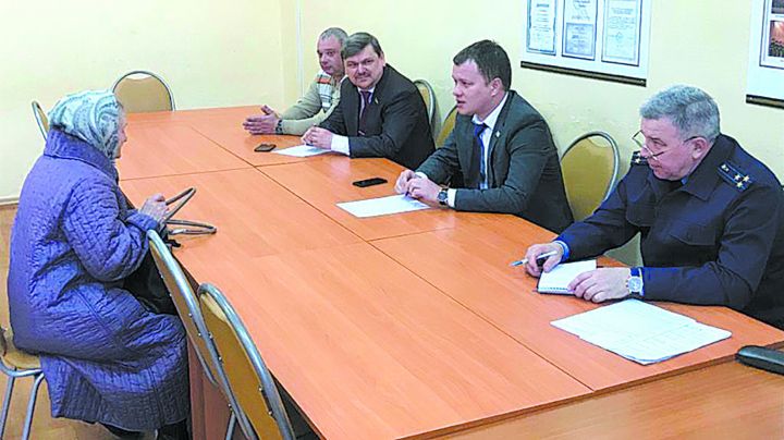 Чистопольские депутаты провели выездной прием граждан в ТОС №2