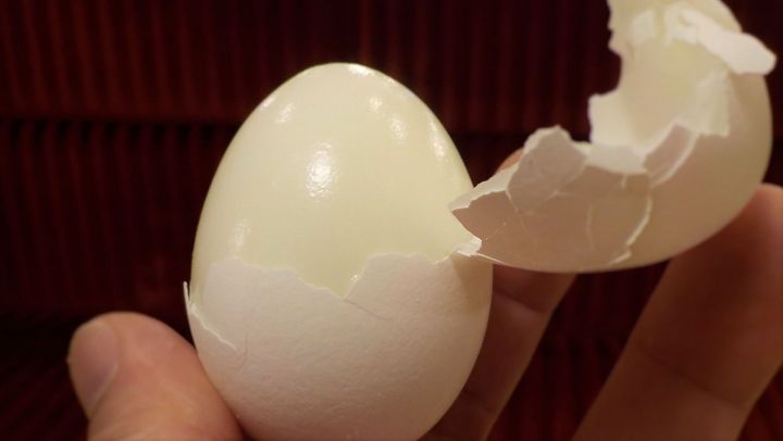 Как легко почистить яйца