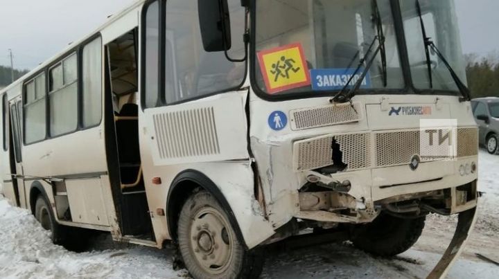 Автобус с юными хоккеистами попал в ДТП: есть пострадавшие