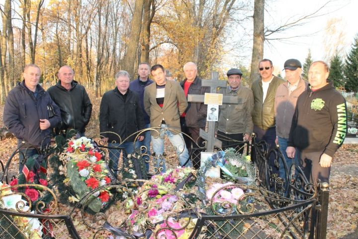Ветераны чистопольской Госавтоинспекции почтили память своих сослуживцев