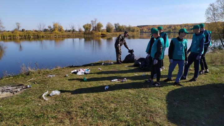 В Чистополе очистили от мусора берег реки Прость