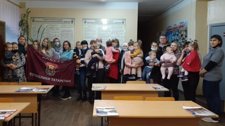 В Чистополе первая группа молодых мам закончила бесплатное обучение на водительские права