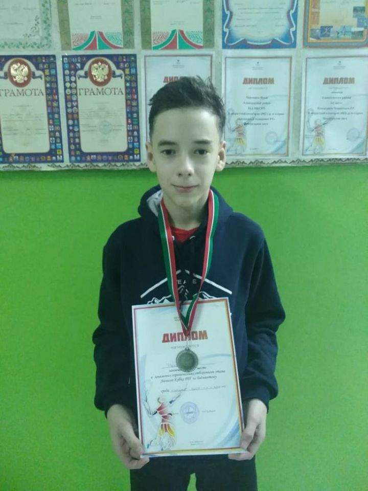 Чистопольский бадминтонист завоевал серебро на зональных соревнованиях в Алексеевском