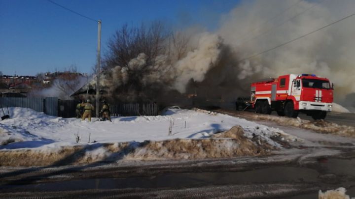 Пожар в Чистополе: горит дом
