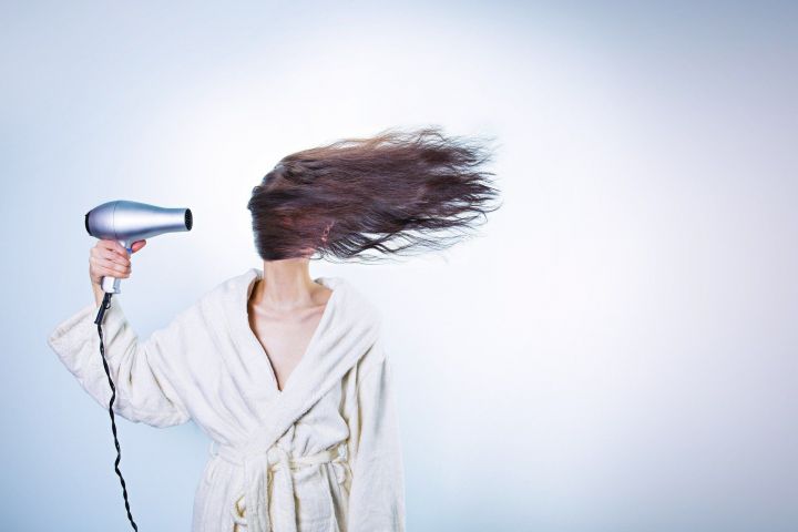 7 ошибок, которые мы часто допускаем, когда сушим волосы