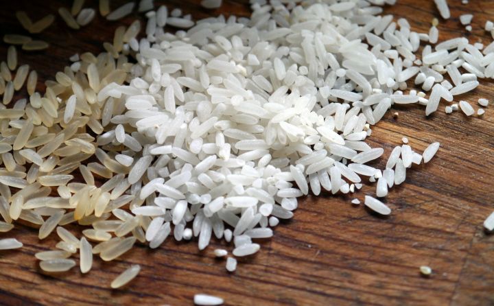 Как можно использовать рисовую крупу в быту: 11 способов