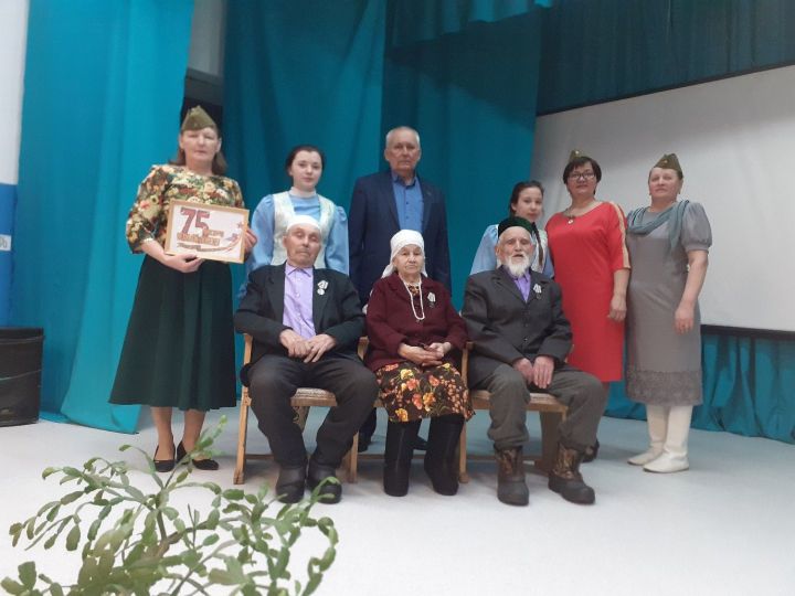 Ветеранам чистопольского села вручили юбилейные медали