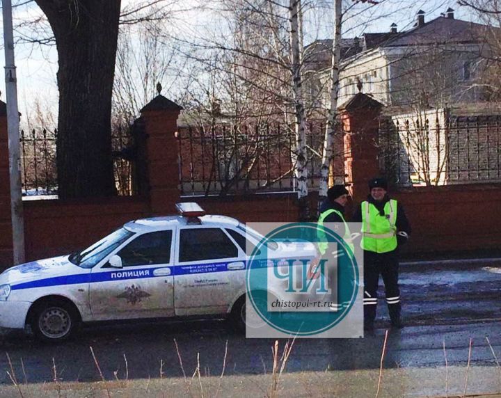 Житель Чистопольского района пытался дать взятку автоинспектору