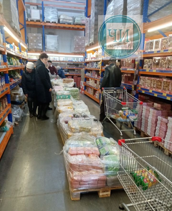Чистопольский отдел Роспотребнадзора проверил магазины, реализующие товары первой необходимости