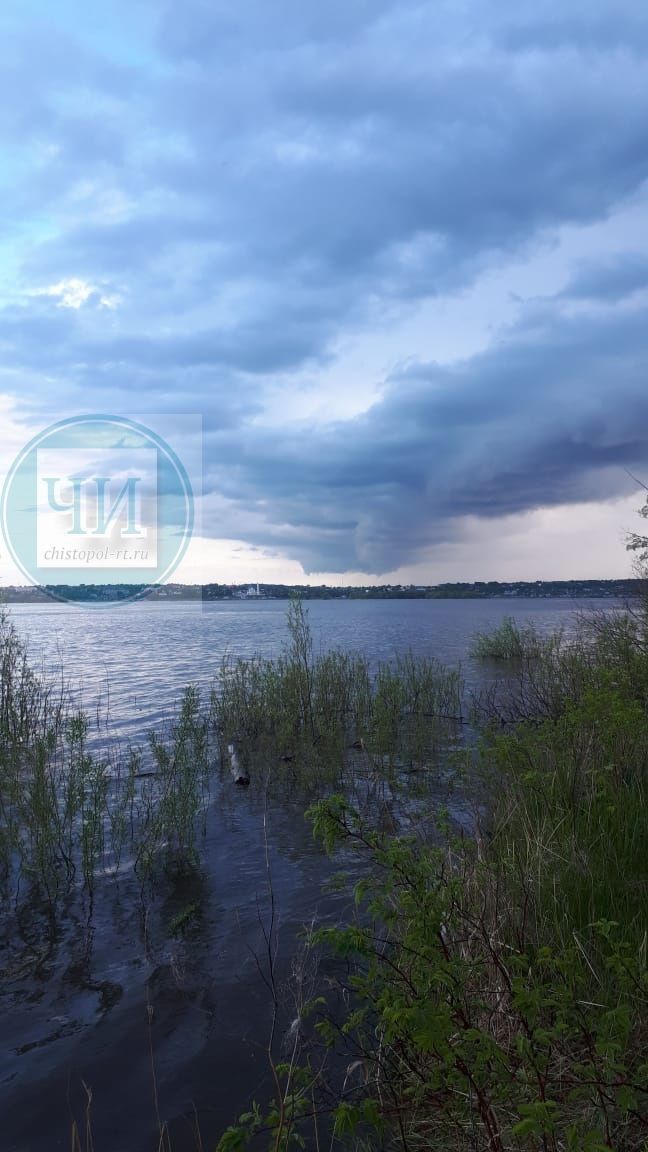 В Чистополе уровень воды в Каме достигает рекордной отметки