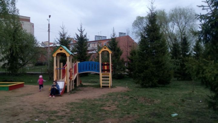 В Татарстане ребенок получил травму на игровой площадке