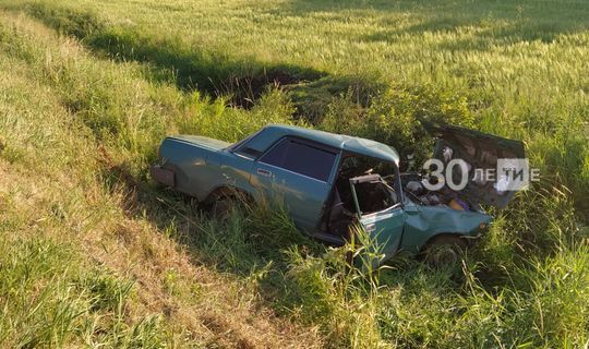 В Чистопольском районе автомобиль улетел в кювет: водитель пострадал