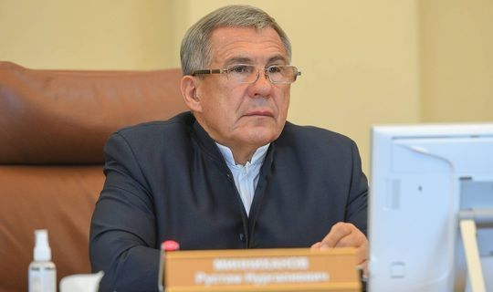 Рустам Минниханов призвал жёстко наказывать должностных лиц за несоблюдение мер Covid-безопасности