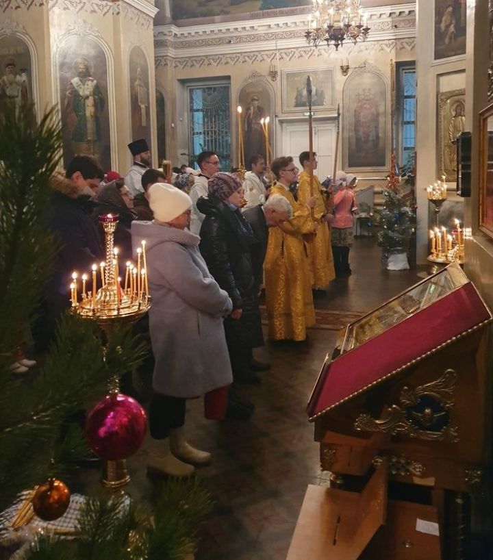 В храмах Чистополя прошли Рождественские службы