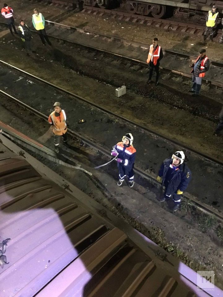 В столице Татарстана на крыше поезда обнаружили тело 36-летнего мужчины