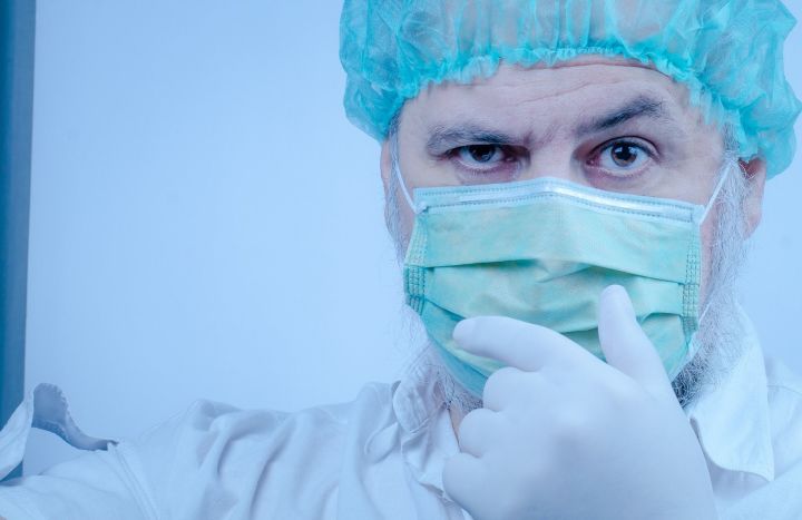 В РТ с начала пандемии COVID-19 уволились почти 700 врачей пенсионного возраста