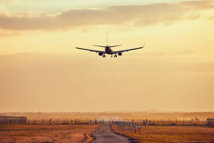 Пассажирский самолет после взлета в Татарстане вернулся обратно