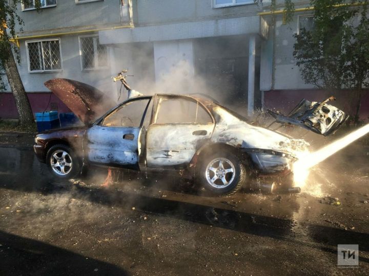 В Челнах рано утром во дворе сгорел дотла  Mitsubishi