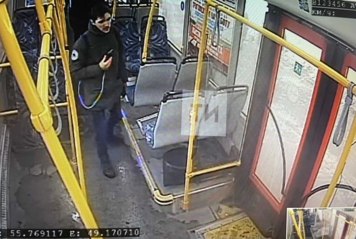 В Казани пассажир автобуса брызнул из перцового баллончика в лицо кондуктору