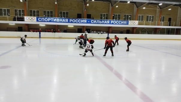 Юные чистопольские хоккеисты провели два победных матча