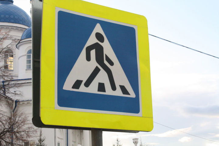 В Казани легковушка сбила мужчину на пешеходном переходе