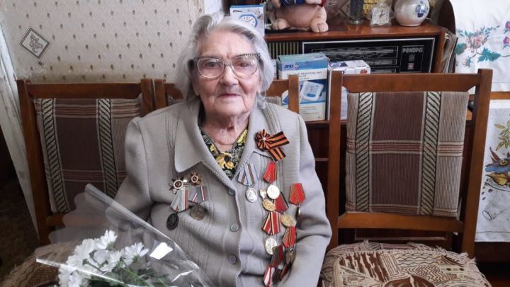 100-летняя ветеран войны рассказала о секретах долголетия