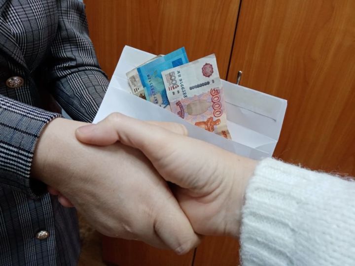 Чистопольцев предупреждают о возможных последствиях получения зарплаты «в конвертах»