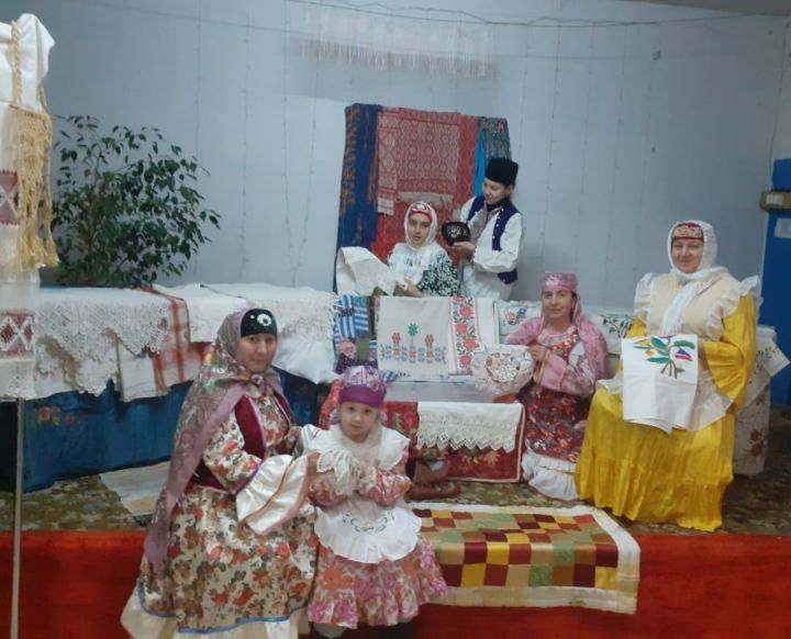 В чистопольском селе устроили фотосессию «Бабушкин сундук»