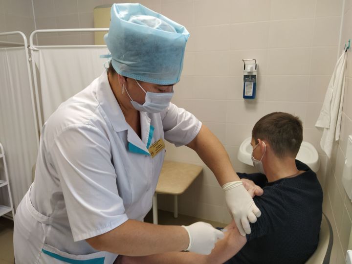 В Чистополе с начала вакцинации от COVID-19 привито более 1 тыс. человек