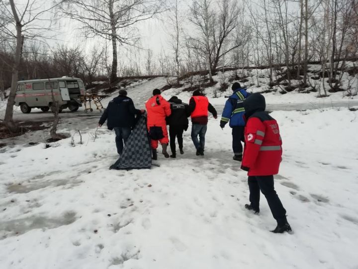 Сотрудники ГИМС предупреждают чистопольцев об опасности на весеннем льду